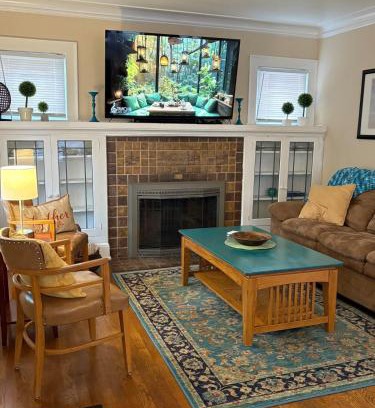 North Queen Anne Apartment | Queen Bea-Seattle-Queen Anne-Upper Level