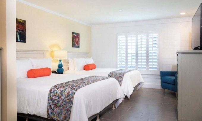 Christiansted Hotel | Queen Dream Stay | 4 Rooms + Skyline, Street Eats & Galleries