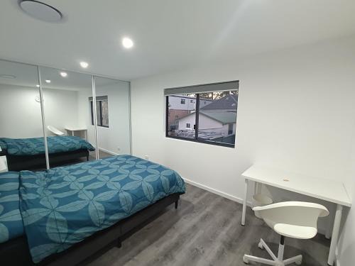 Guildford House | Queen Room in Modern, Guildford House - NR4