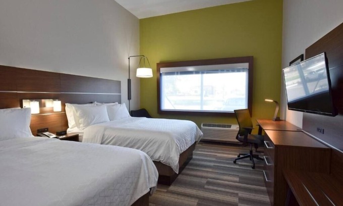 Southeast Orlando Apartment | Queen Room Near Pediatric Dental Group ORL