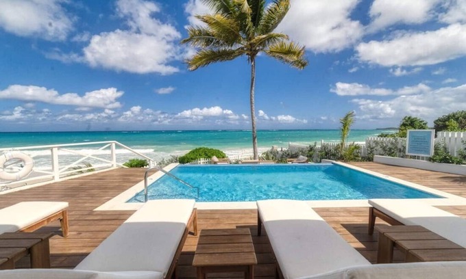 Silver Sands House | Queens Cottage 4-Beachfront Villa - Swimming pool, staff, Newly refurbished!