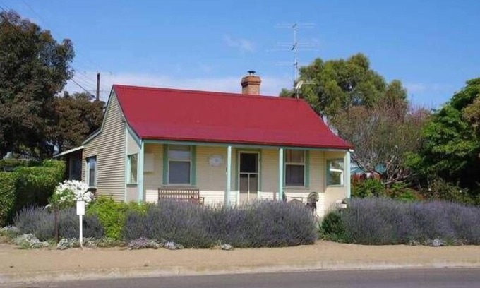 Kingscote Cottage | Queenscliffe Cottage - Olde world charm