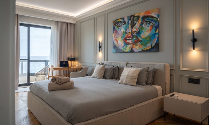 Madliena Apartment | QUI | Modern Seafront Apartment | Sea Views & Balconies