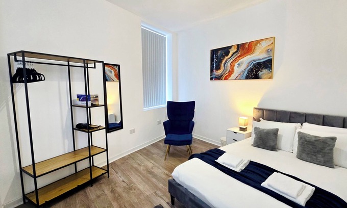 Bury Apartment | Quiet 1BR | Turf Apartment | 5 Mins to Bury