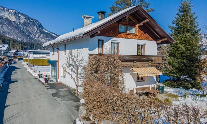 Sankt Johann in Tirol Apartment | Quiet apartment with a terrace