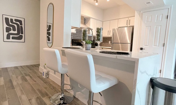 Braeswood Place Apartment | Quiet Apartment Perfect for couples or small group trips! Perfect for relaxation