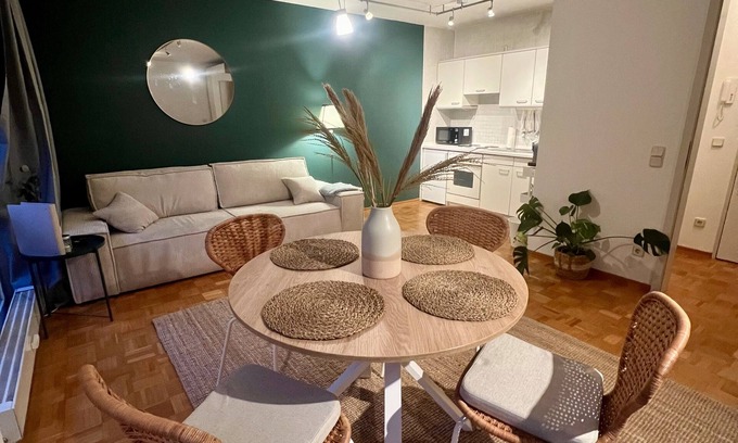 Golzheim Apartment | Quiet apartment right next to Nordpark/5 min to the trade fair and arena