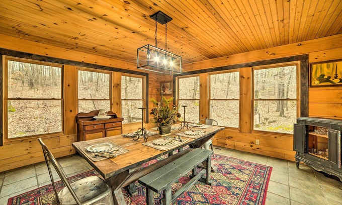 New Concord Cabin | Quiet Cabin Retreat on 30 Acres Near Kentucky Lake