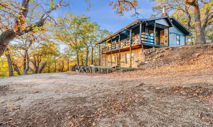 Sulphur Cabin | Quiet cabin with gorgeous views in the Arbuckle Mountains & near the lake.
