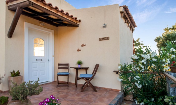 Sissi Apartment | Quiet, comfortable appartment with garden and a beautiful sea view
