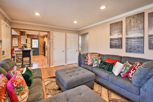 Commack House | Quiet Commack Cottage with Pool, 8 Mi to Beach!