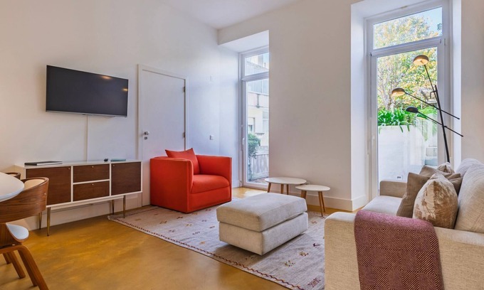 Santa Engracia Apartment | Quiet & Cool Apartment w/Garden by LovelyStay