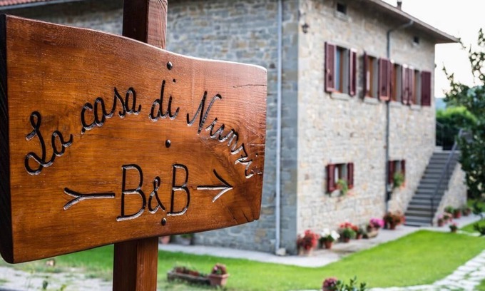 Piazzano Villa | Quiet countryside Holiday House near Cortona