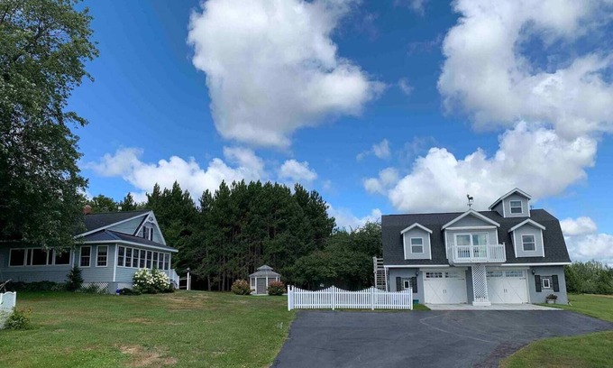 Laurium Apartment | Quiet Country Apartment Getaway