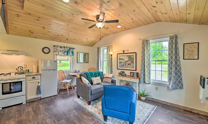 West Edmeston House | Quiet Country Escape Fire Pit, Fish On-Site!