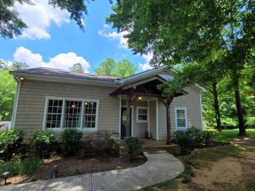 Suwanee House | Quiet Country Farmhouse