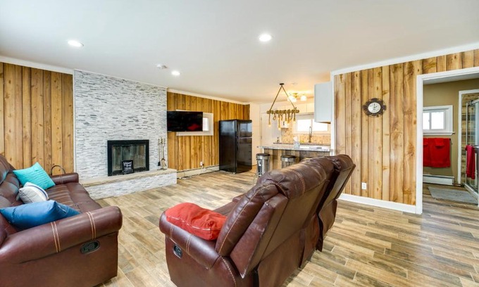 Deford House | Quiet Country Home By Shay Lake!