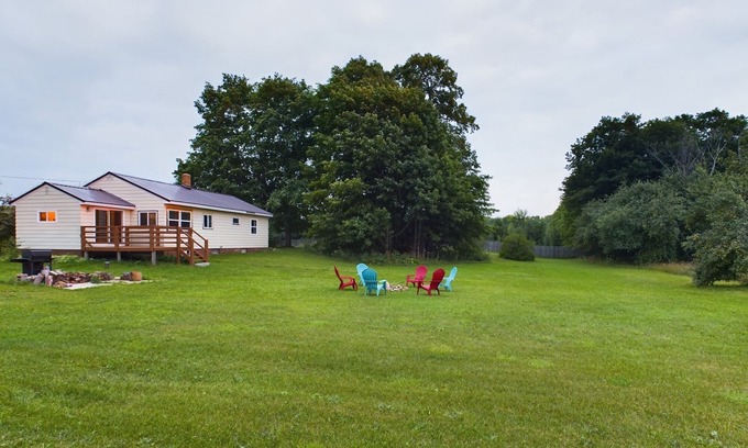 Rumely House | Quiet Country Setting, Close to Trails