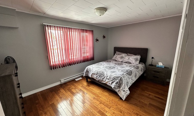 Stephenville House | Quiet Country style living, your home away from home.