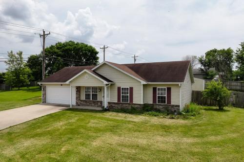 Columbia House | Quiet, Family Friendly Home