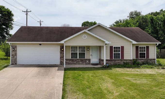 Columbia House | Quiet, Family Friendly 3/2 Home