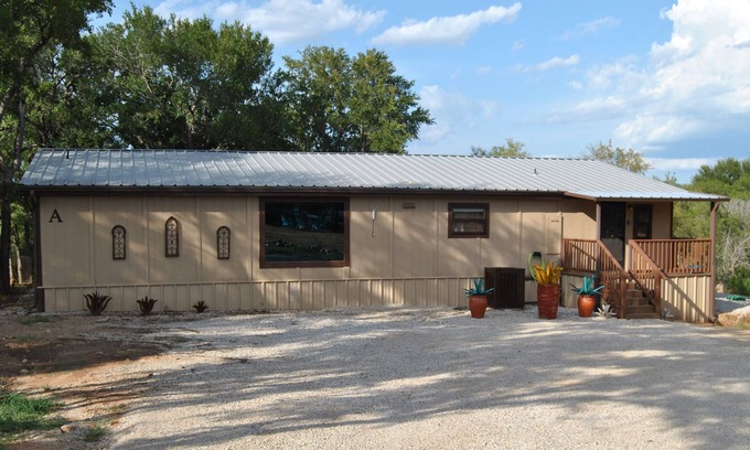 Graford House | Quiet Family Home Waterfront
