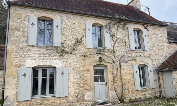Villons-les-Buissons House | Quiet house between Caen and the sea in the private grounds of a manor house.
