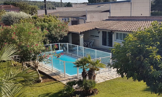 Bollene House | Quiet independent cottage for 1 or 2 people
