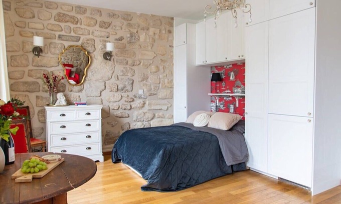 4th Arrondissement Apartment | Quiet Isle Saint Louis Studio - Perfect Paris base