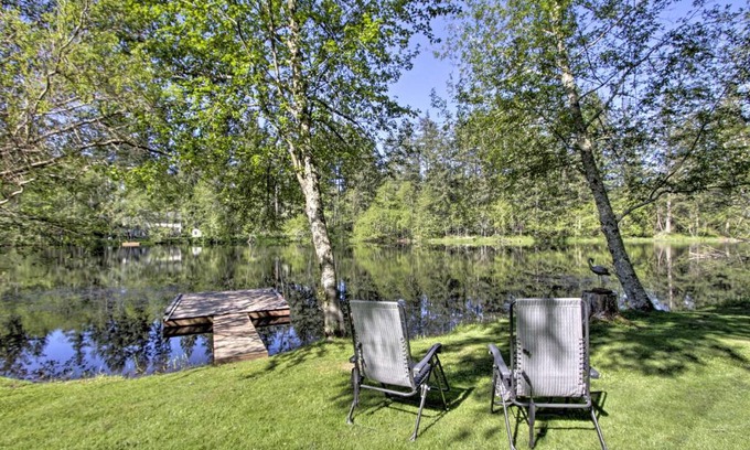 East Olympia House | Quiet Lakefront Olympia Home with Dock on Half Acre