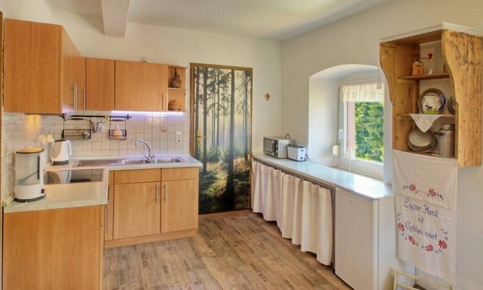 Bernstein a.Wald House | Quiet location, right on the forest, starting point for many hikes, child-friendly.