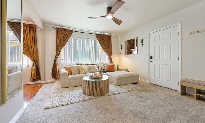 University Heights Condo | Quiet North Park Luxury Condo w/Free Parking & A/C