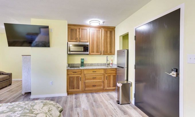 Oakland City Apartment | Quiet Oakland City Studio: Walk Downtown!