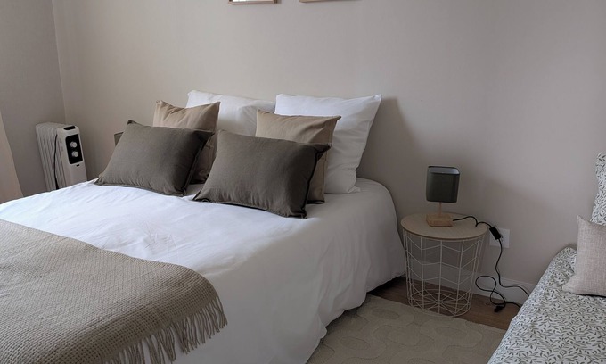 Noyers-sur-Cher Apartment | Quiet, relaxing location 9 minutes from the zoo and close to the châteaux.