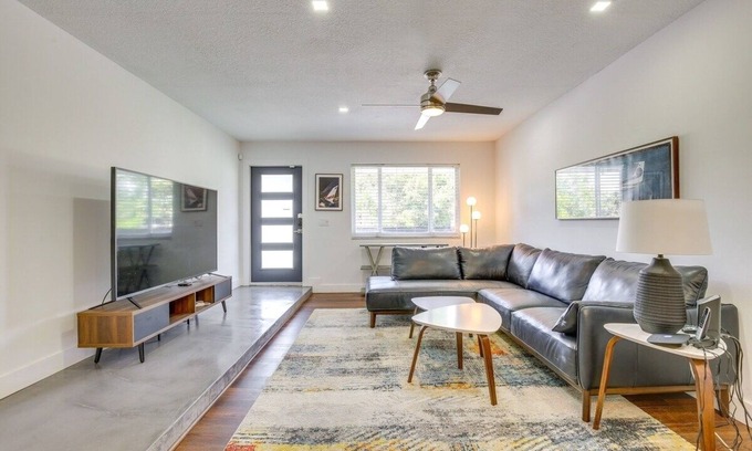 South Corals House | Quiet Retreat with Backyard Patio Near Downtown