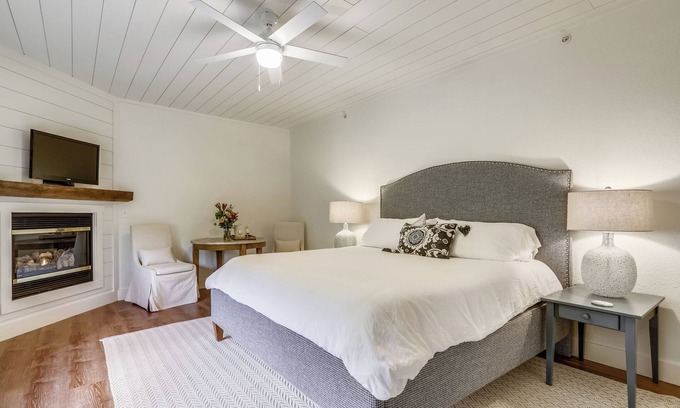 Swanton House | Quiet Room 10, Private bath, gas fireplace, Cable