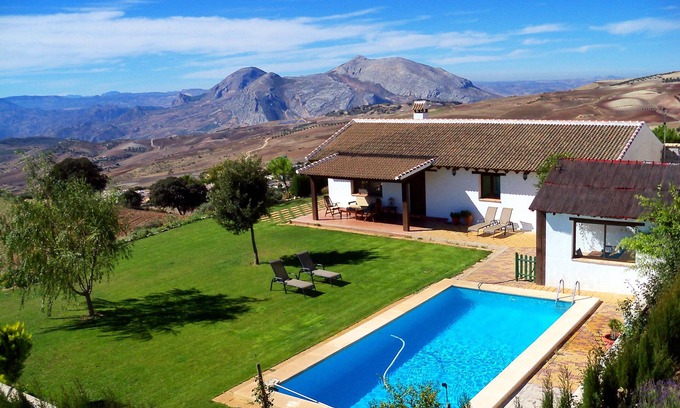 La Joya Cottage | Quiet rural house in the center of Andalusia with stunning views
