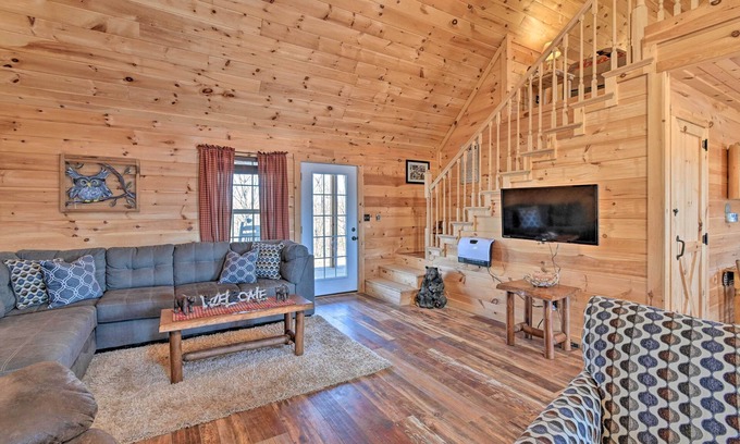 Berea Cabin | Quiet & Secluded Berea Cabin on 70-Acre Farm!
