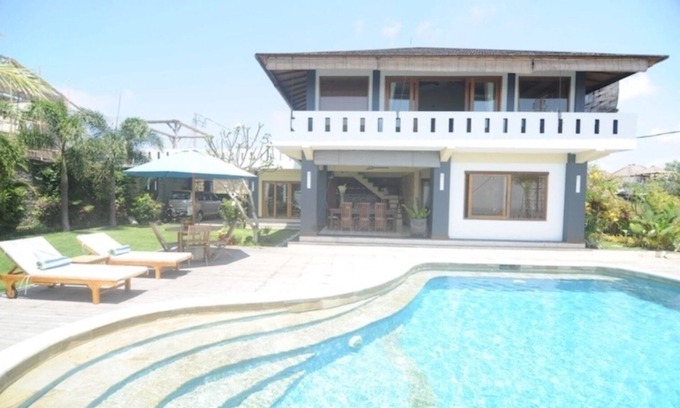 Kampial Villa | Quiet secluded hilltop villa with amazing views