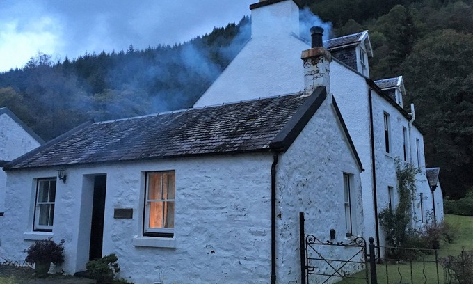 Cairndow Cottage | Quiet village location in beautiful valley close to Dunoon, Argyll. Sleeps 2, pet friendly