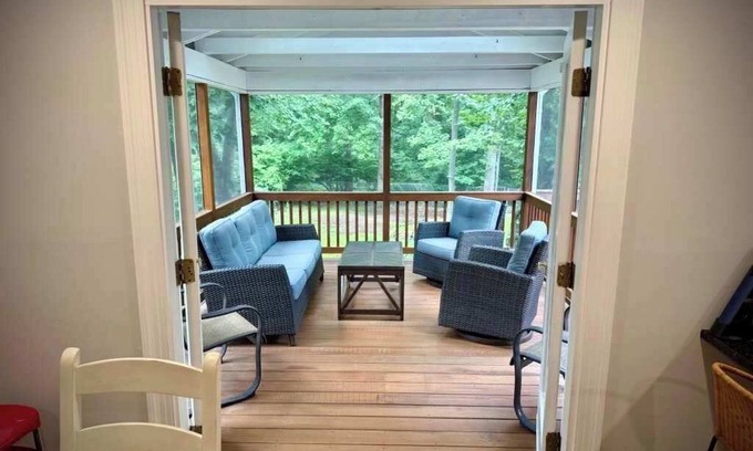 Hillsmere House | Quiet Waters Family Home 4BR Sleeps 8