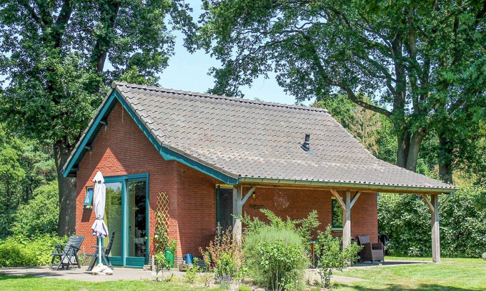 Schijf House | Quietly located cottage with an enclosed garden