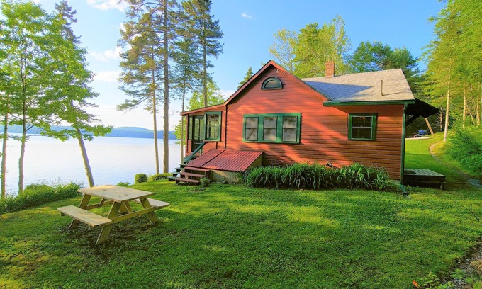 Jefferson House | Quintessential Maine Lake Cottage, Quanahawasset, a John Calvin Stevens Original