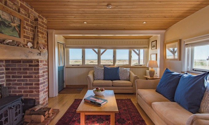 Dungeness Cottage | Quirky holiday cottage right on the beach at Dungeness in Kent.