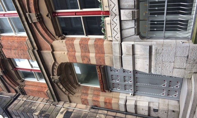 Liverpool City Centre Apartment | QUIRKY LOFT IN LIVERPOOL CITY CENTRE