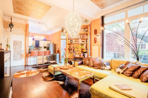 Friedrichshain-Kreuzberg Apartment | quit and central designer loft with elevator