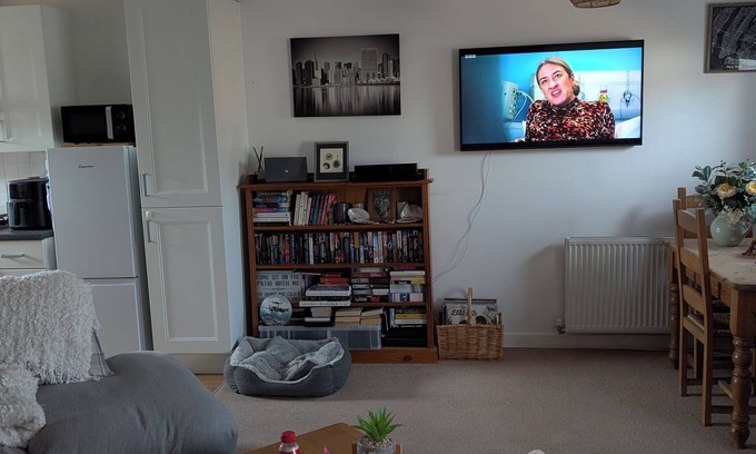 Hythe Apartment | Quite location near to the canal