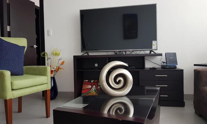 Simon Bolivar Apartment | Quo Luxury Apartments