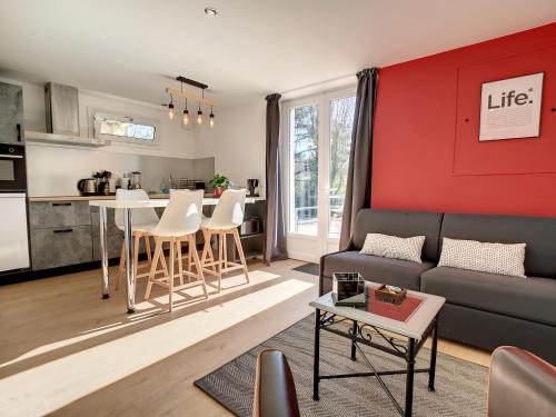 St-Meme-le-Tenu Apartment | Résidence L'Hermitière, CADRE VERDOYANT-FONCTIONNEL-GRAND CONFORT-PARKING WIFI GRATUIT