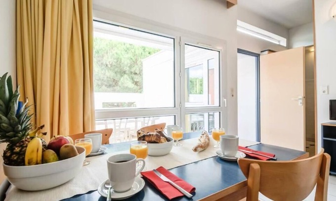 La Grande-Motte Apartment | Résidence Pierre & Vacances Les Terrasses du Parc** - Apartment for 6 people - 2 bedrooms - Terrace - Ground floor